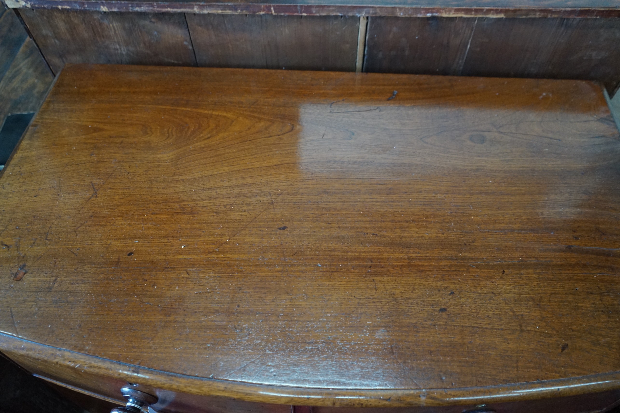 A Regency mahogany bow-fronted chest of drawers, width 92cm depth 52cm, height 91cm